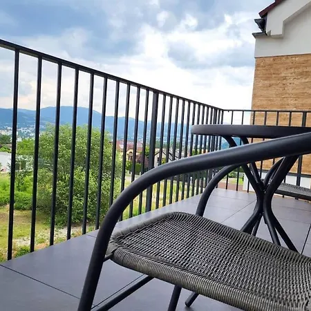 Apartmán New Flat With A Mountain View, Garage Parking *