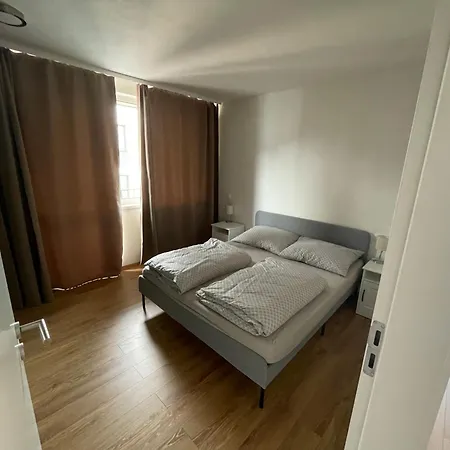 New Flat With A Mountain View, Garage Parking 班斯卡-比斯特里察